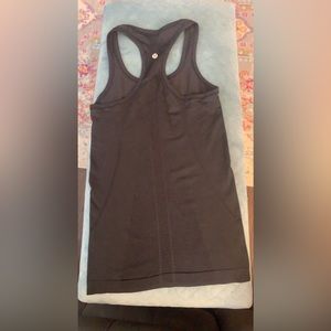 Lululemon swiftly tech